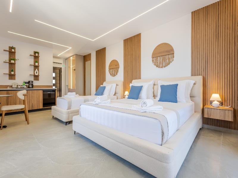 Crystal Blue Hotel image