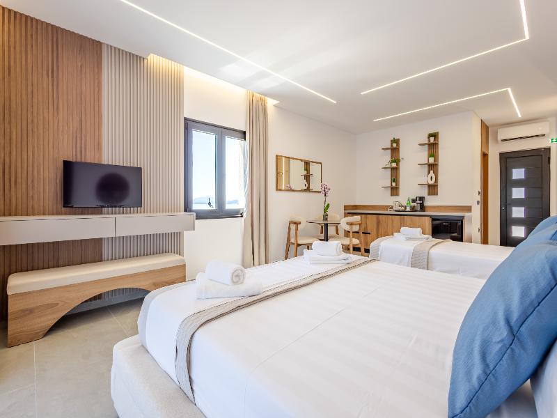 Crystal Blue Hotel image