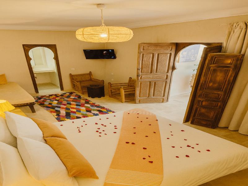 Riad Belikoss Pool And Spa image