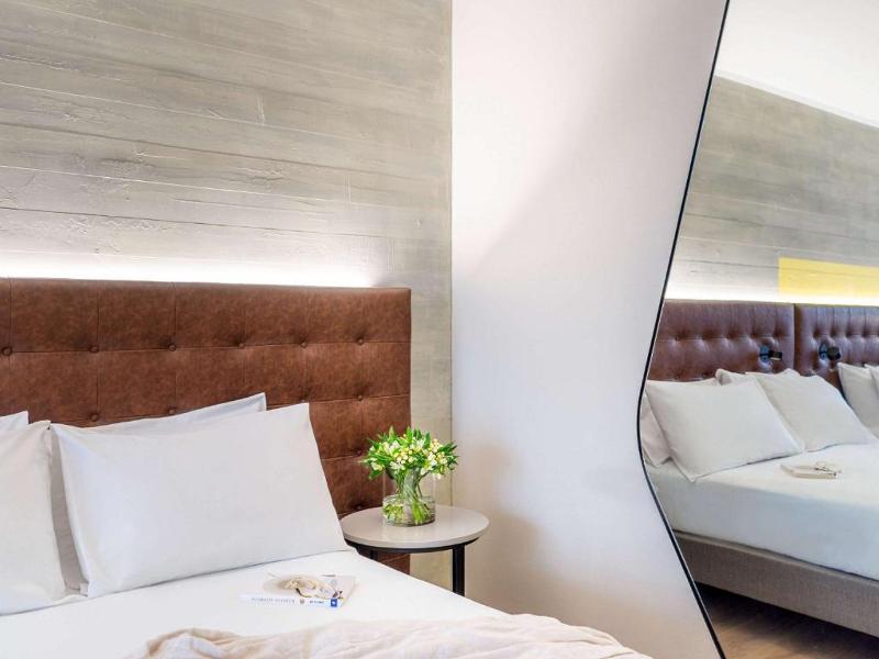 Pullman Santiago El Bosque image