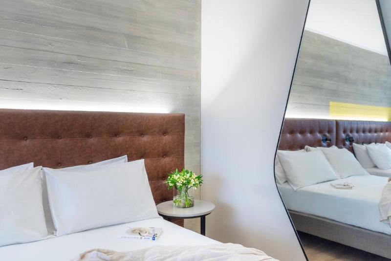 Pullman Santiago El Bosque image