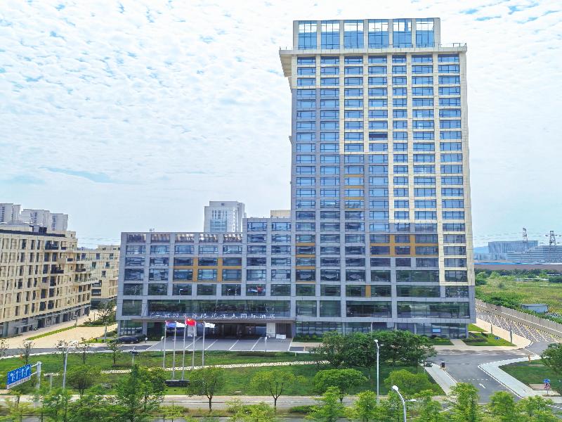 Grand Skylight Hotel Wuhan Optics Valley — exterior view
