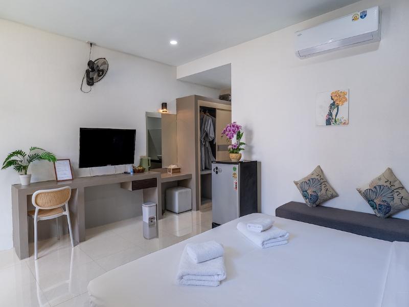 The Strand Resort Samui image