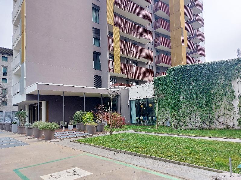 Quarto Verde Apartments image
