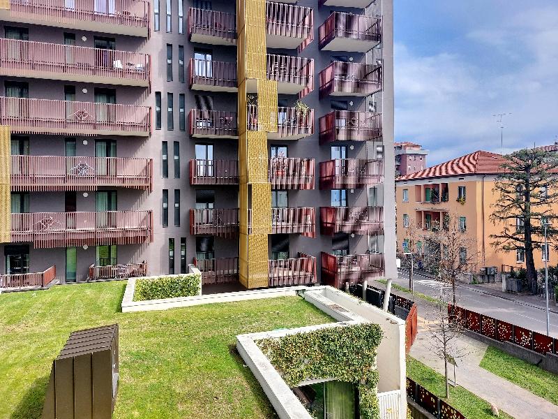 Quarto Verde Apartments image