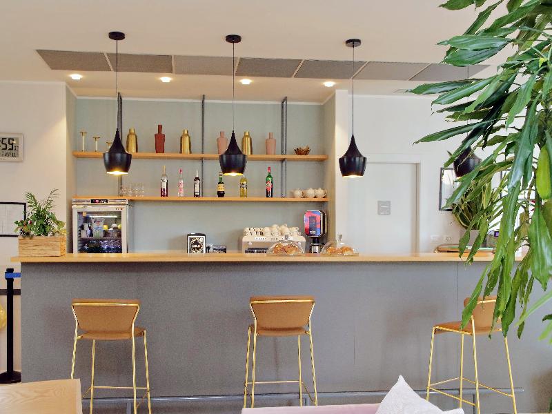 Quarto Verde Apartments image