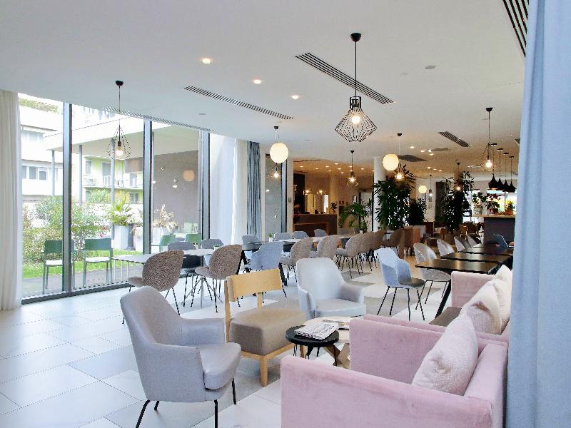 Quarto Verde Apartments image