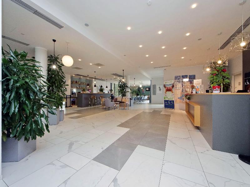 Quarto Verde Apartments image