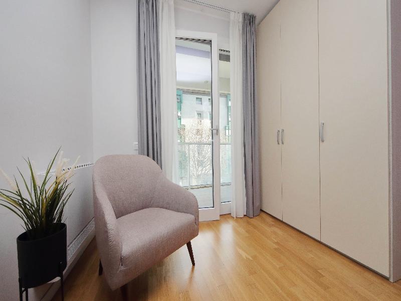 Quarto Verde Apartments image