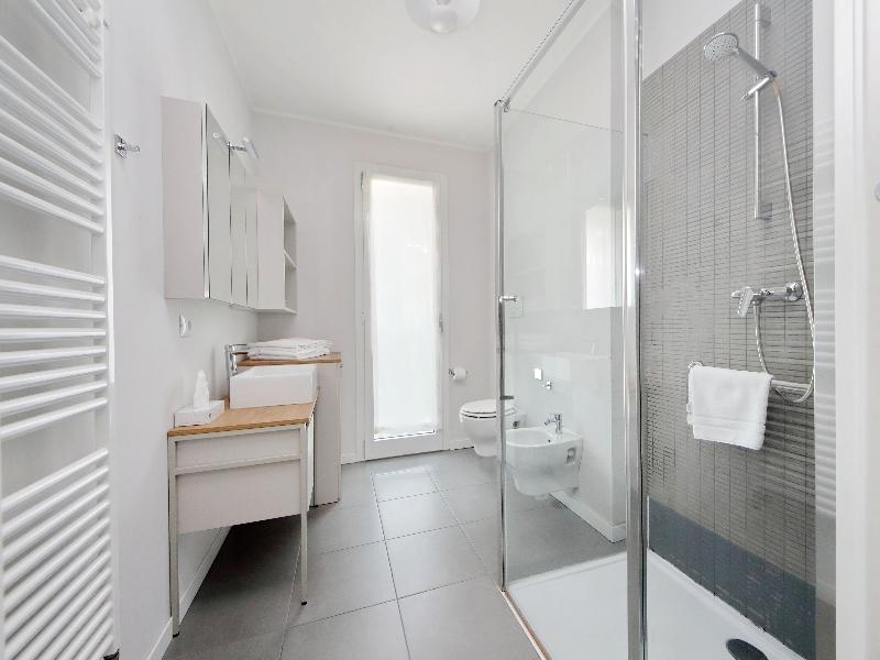 Quarto Verde Apartments image
