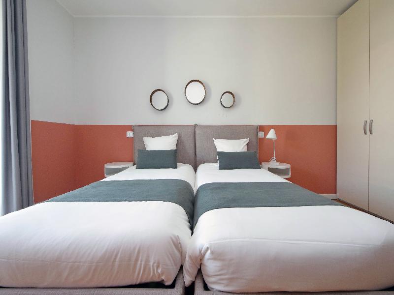 Quarto Verde Apartments image