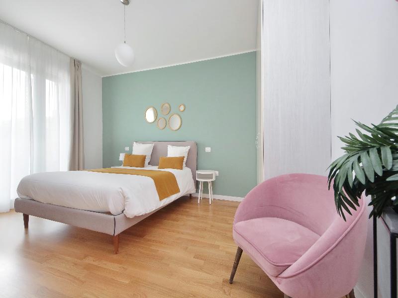 Quarto Verde Apartments image