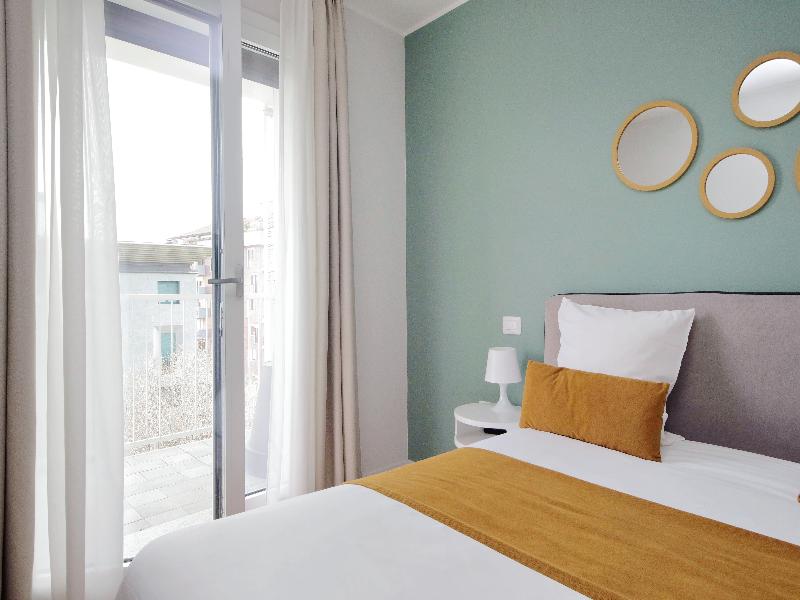 Quarto Verde Apartments image