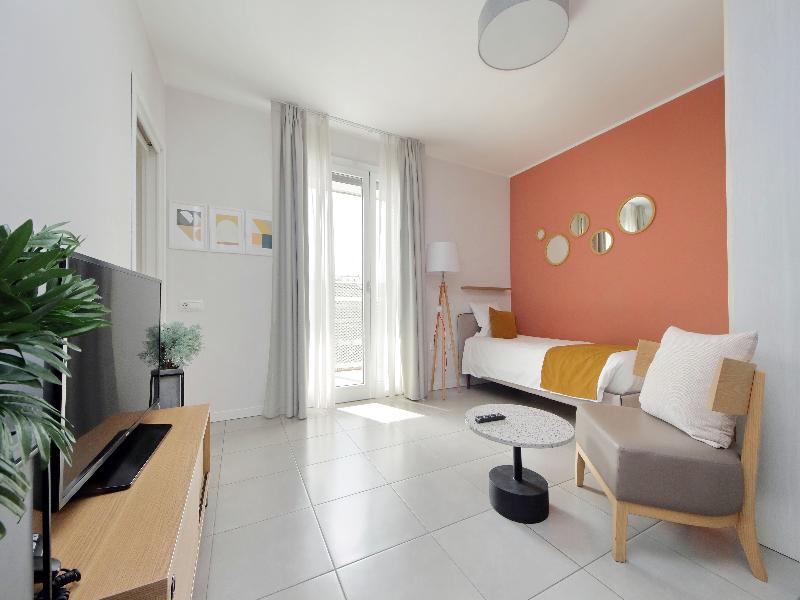 Quarto Verde Apartments image