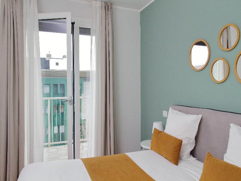 Quarto Verde Apartments image