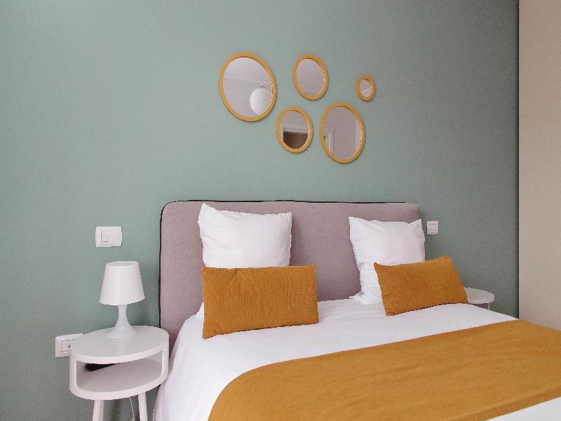 Quarto Verde Apartments image