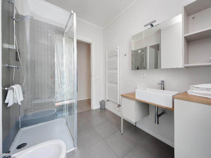 Quarto Verde Apartments image