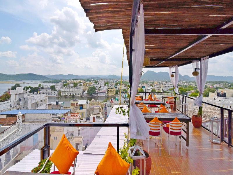 Hotel Udai Niwas By Lake Udaipur image