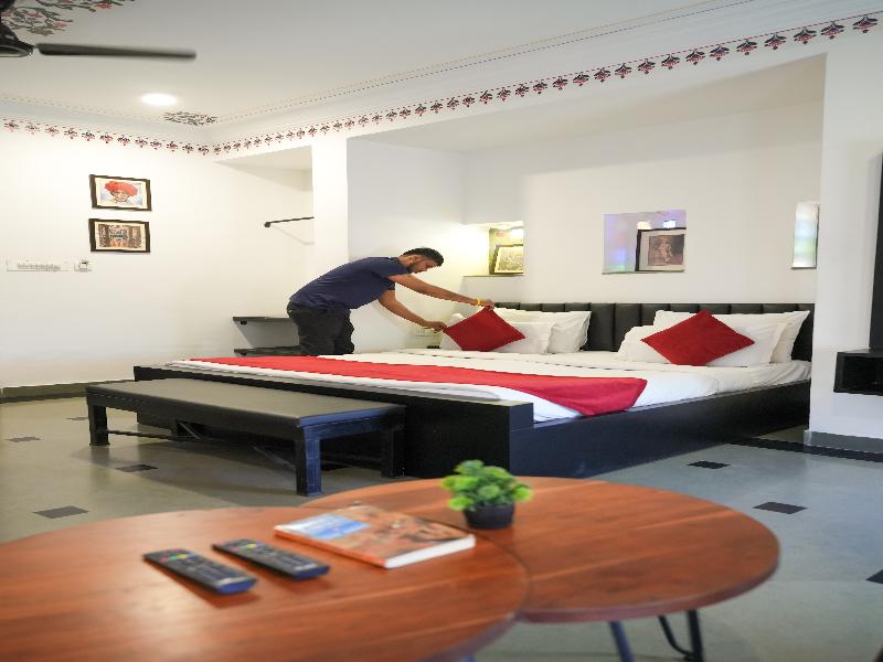 Hotel Udai Niwas By Lake Udaipur image