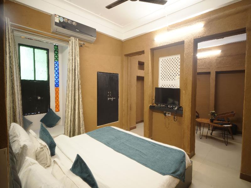 Hotel Udai Niwas By Lake Udaipur image