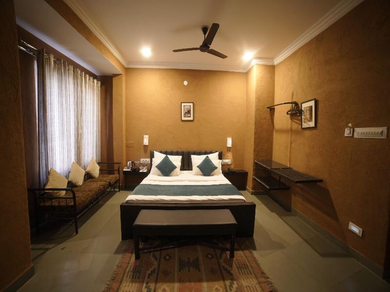 Hotel Udai Niwas By Lake Udaipur image