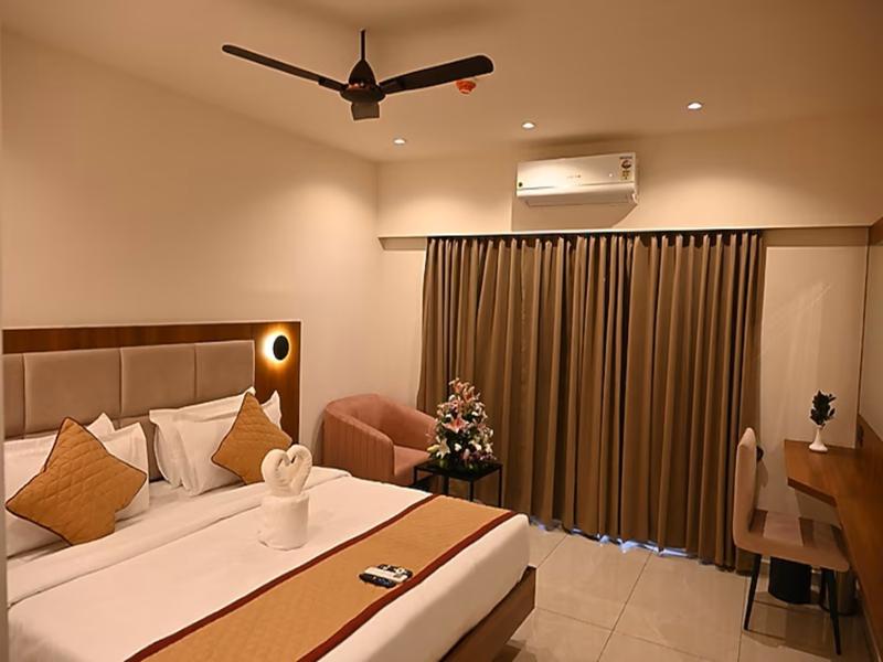 Hotel Good One Suites image