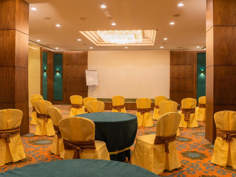 Royal Crown Hotel image