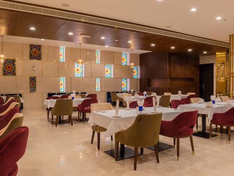Royal Crown Hotel image