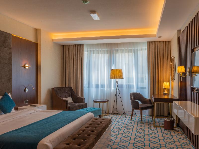Royal Crown Hotel image