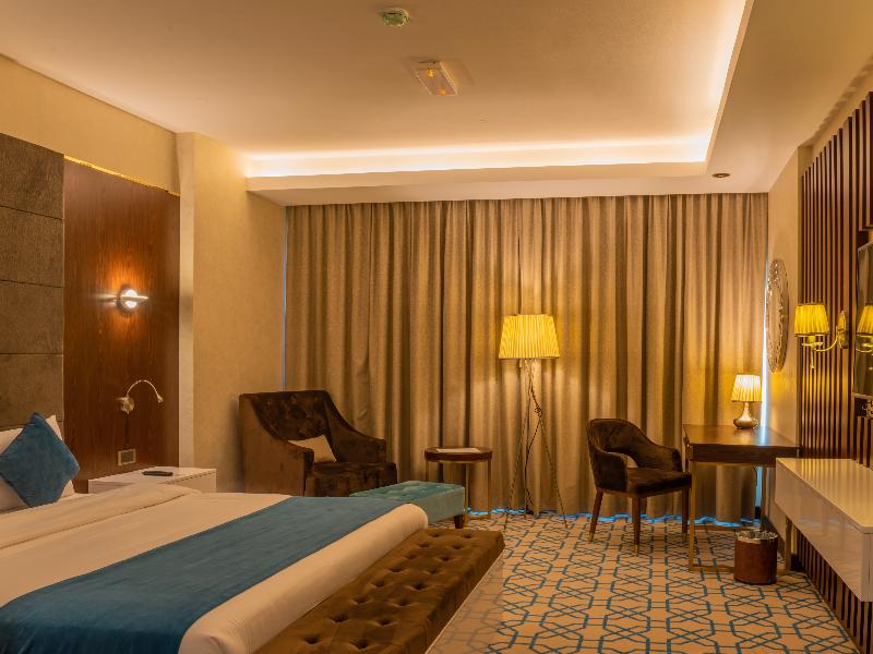 Royal Crown Hotel image