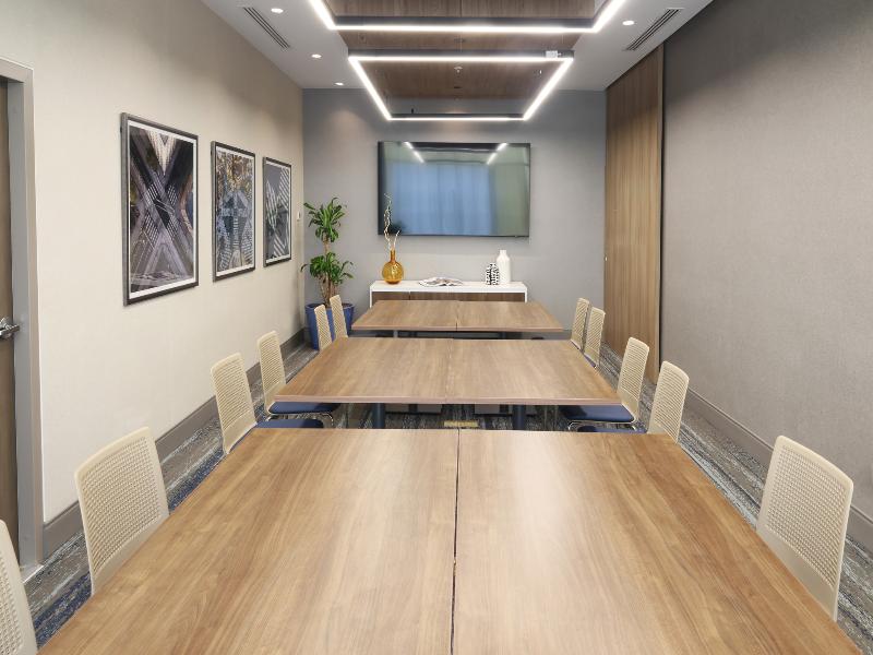 Holiday Inn Express And Suites Monterrey Sendero image