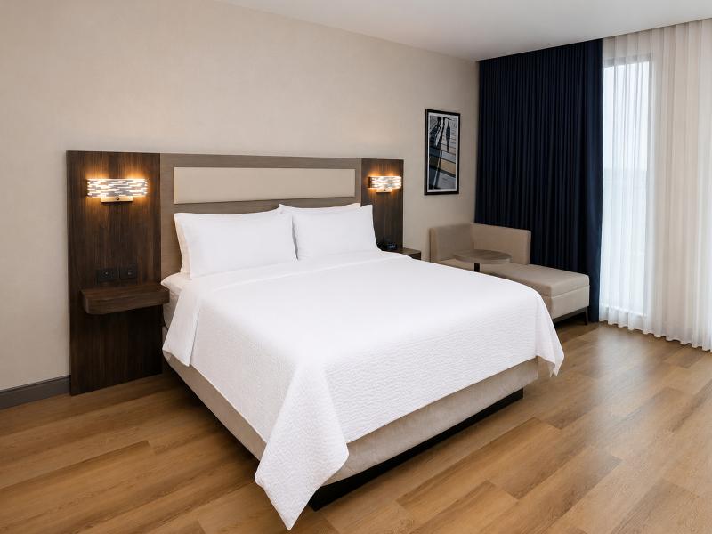 Holiday Inn Express And Suites Monterrey Sendero image