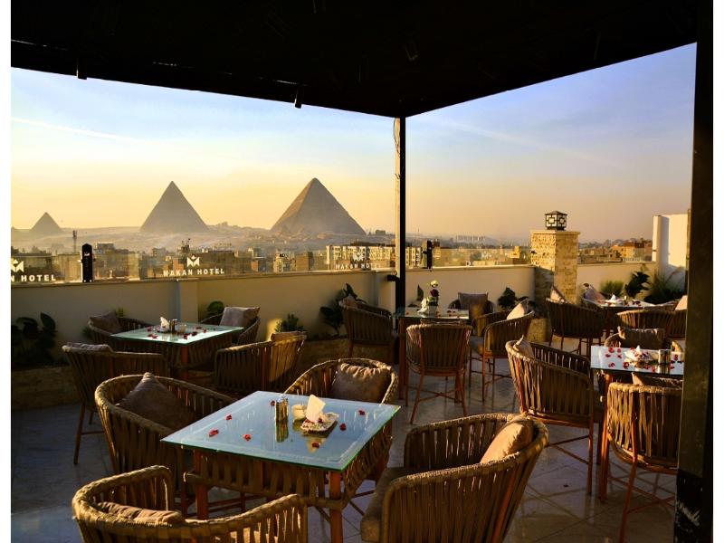 Makan Pyramids View image