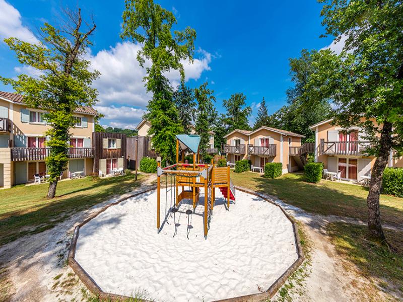 Sowell Hotels Domaine Du Golf D'albret — view