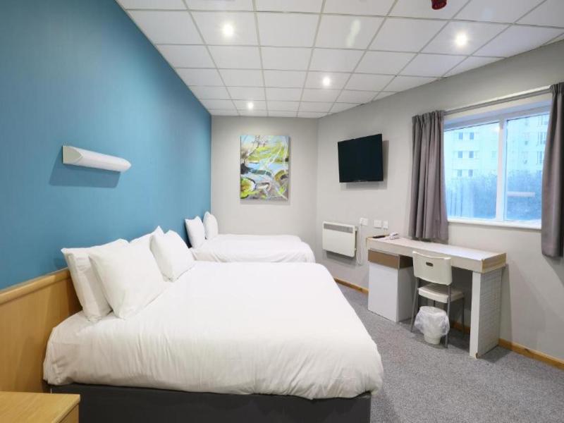 Cardiff Bute Terrace Hotel By Belvilla image