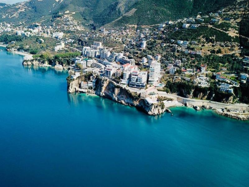 Miramare Apartments image