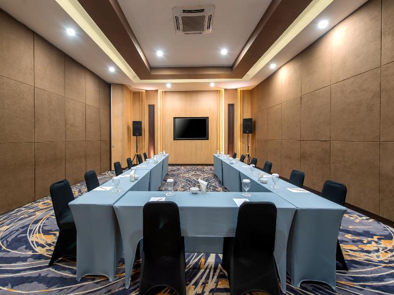 Oakwood Hotel & Apartments Taman Mini Jakarta image