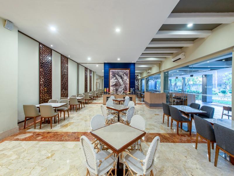 Oakwood Hotel & Apartments Taman Mini Jakarta image