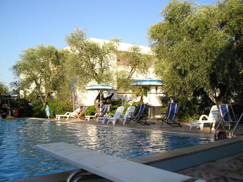 Residence Baia Del Gallo image