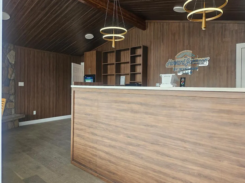 Howard Johnson By Wyndham Hinton — view