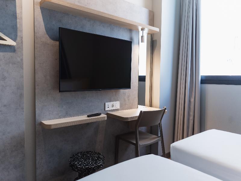 Ibis Budget Madrid Albasanz image