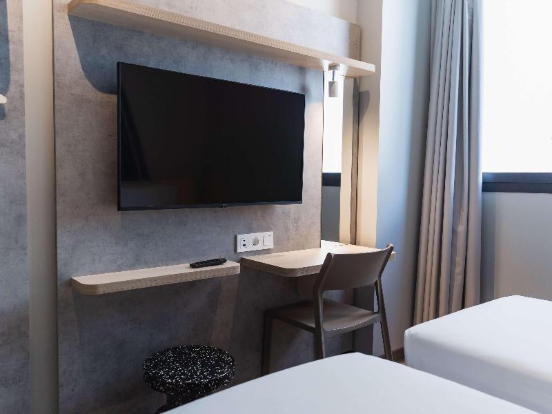 Ibis Budget Madrid Albasanz image