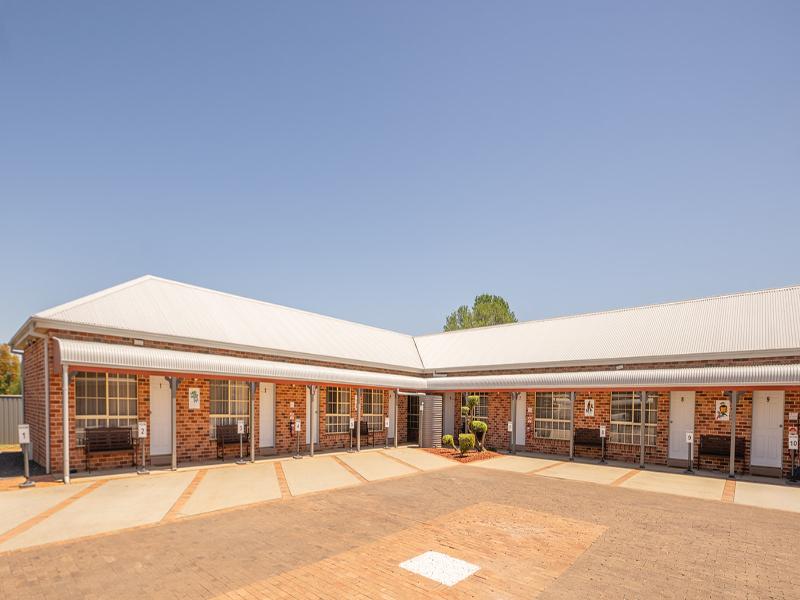 Country Gardens Motor Inn