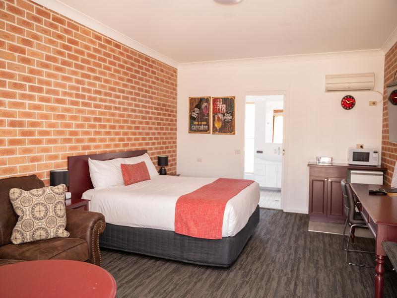Country Gardens Motor Inn