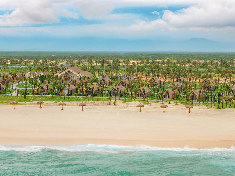 Carabeach Retreat image