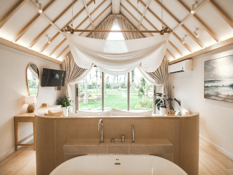 Carabeach Retreat image