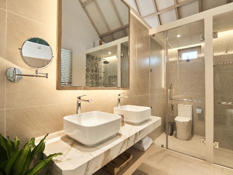 Carabeach Retreat image