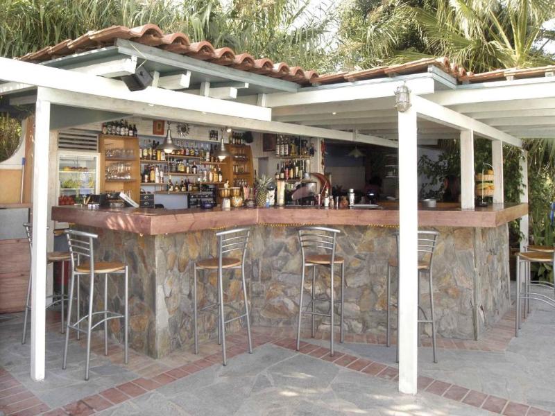 Proimos Apartments — bar