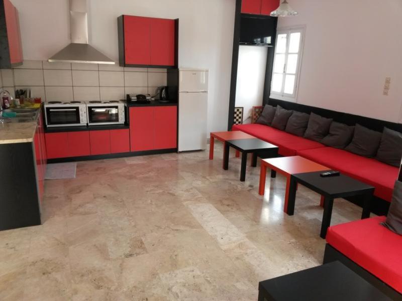Fira Backpackers Place image