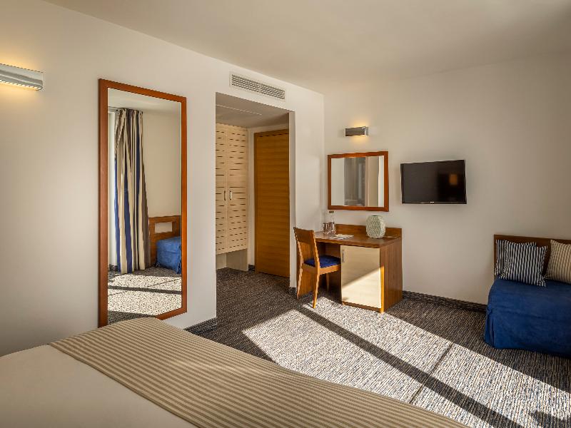 Valamar Sanfior Hotel & Casa image